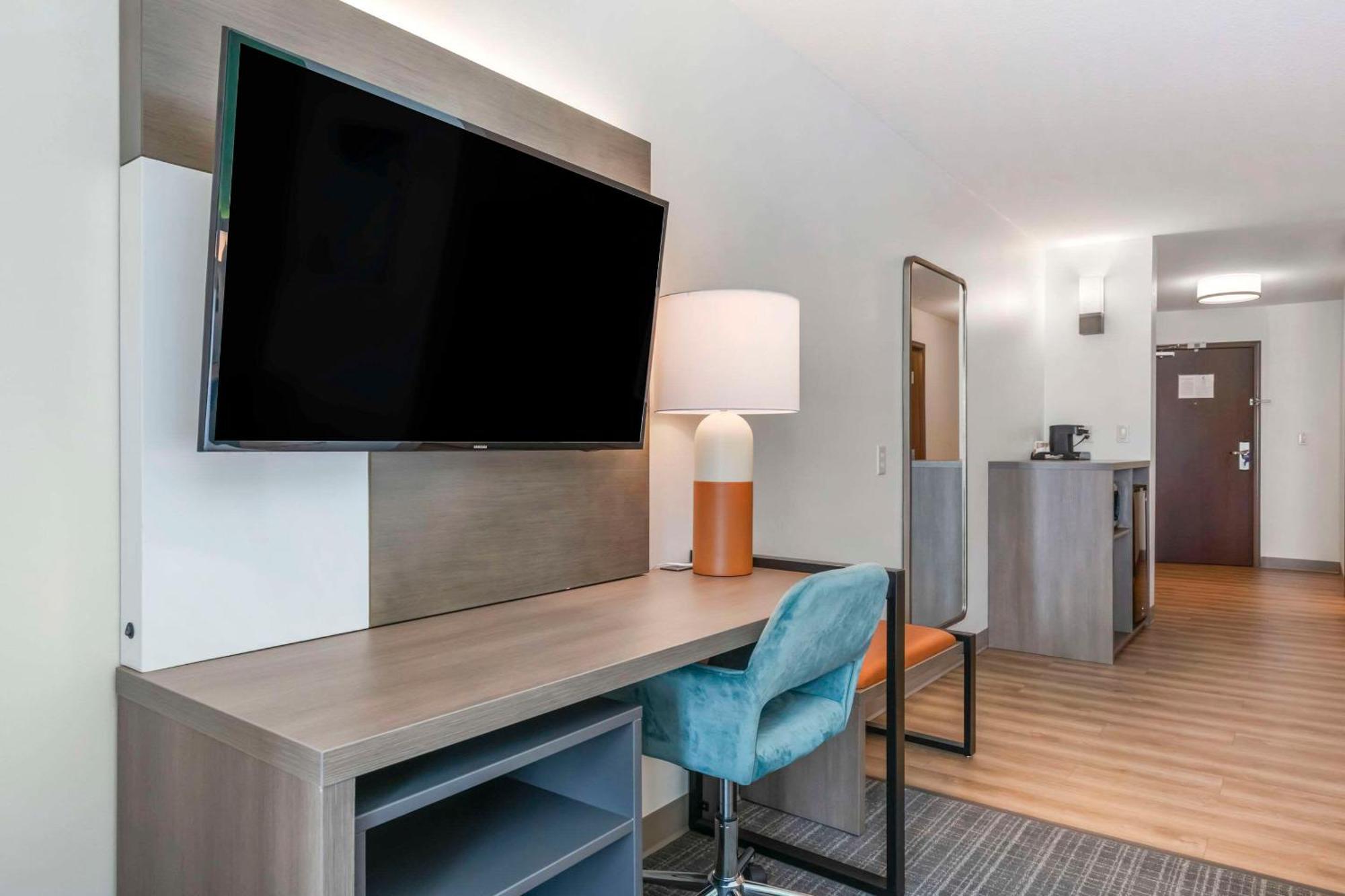 Comfort Suites Conference Center Рапид Сити Екстериор снимка